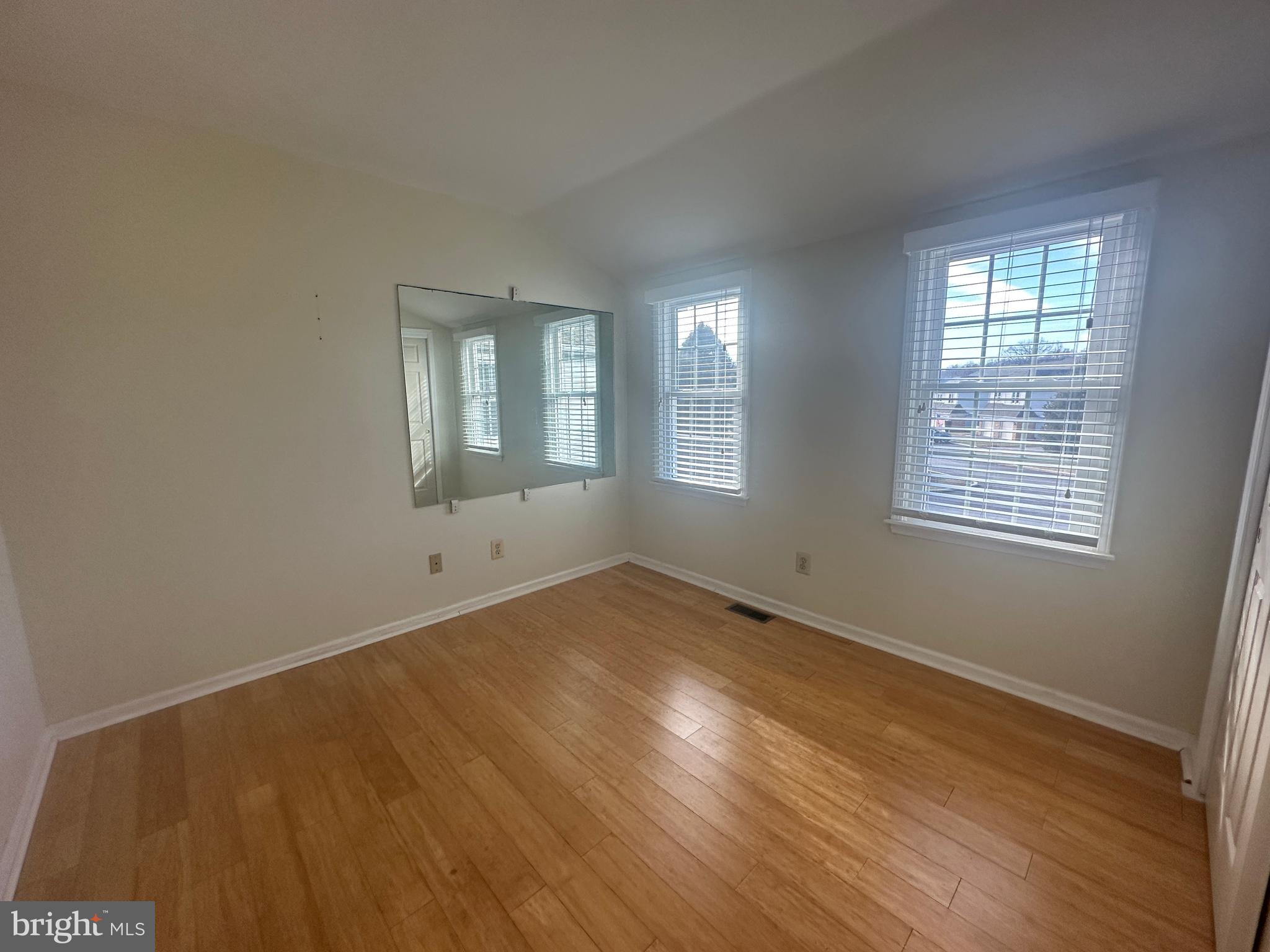 TWIN HILLS - Residential