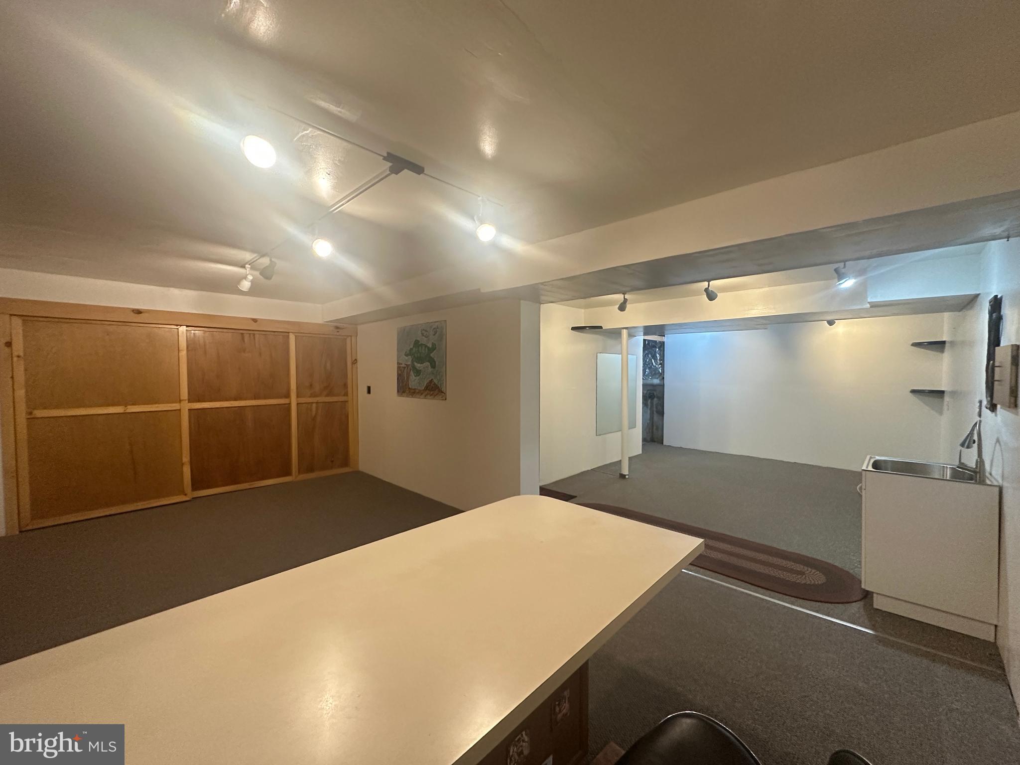 TWIN HILLS - Residential