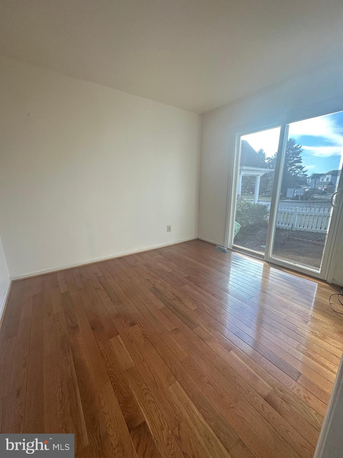 TWIN HILLS - Residential