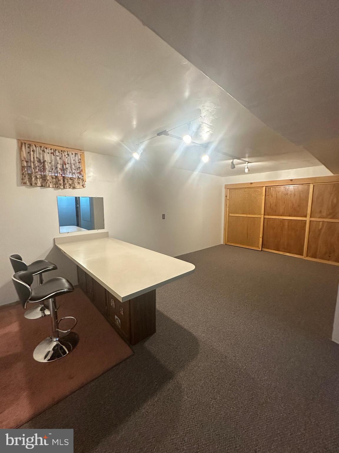 TWIN HILLS - Residential