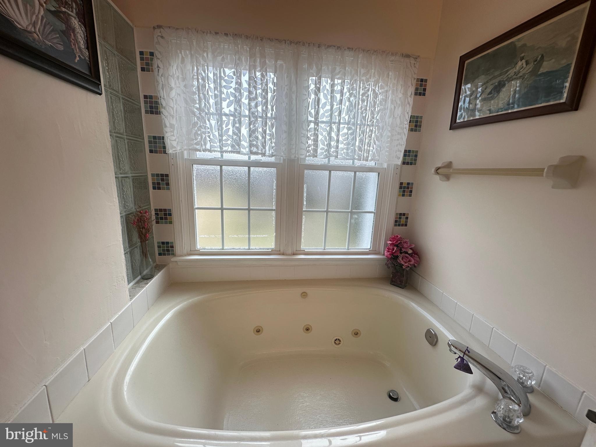 TWIN HILLS - Residential