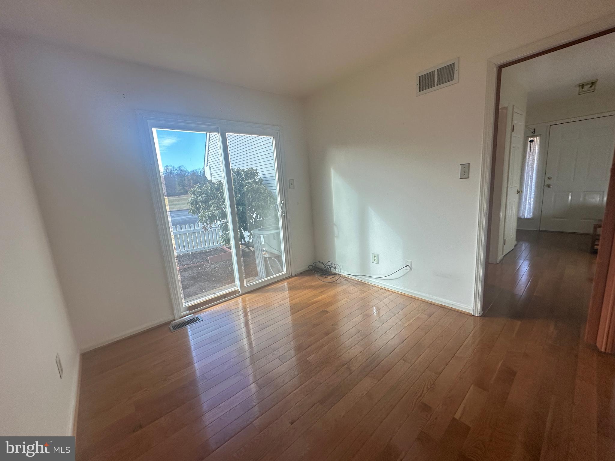 TWIN HILLS - Residential