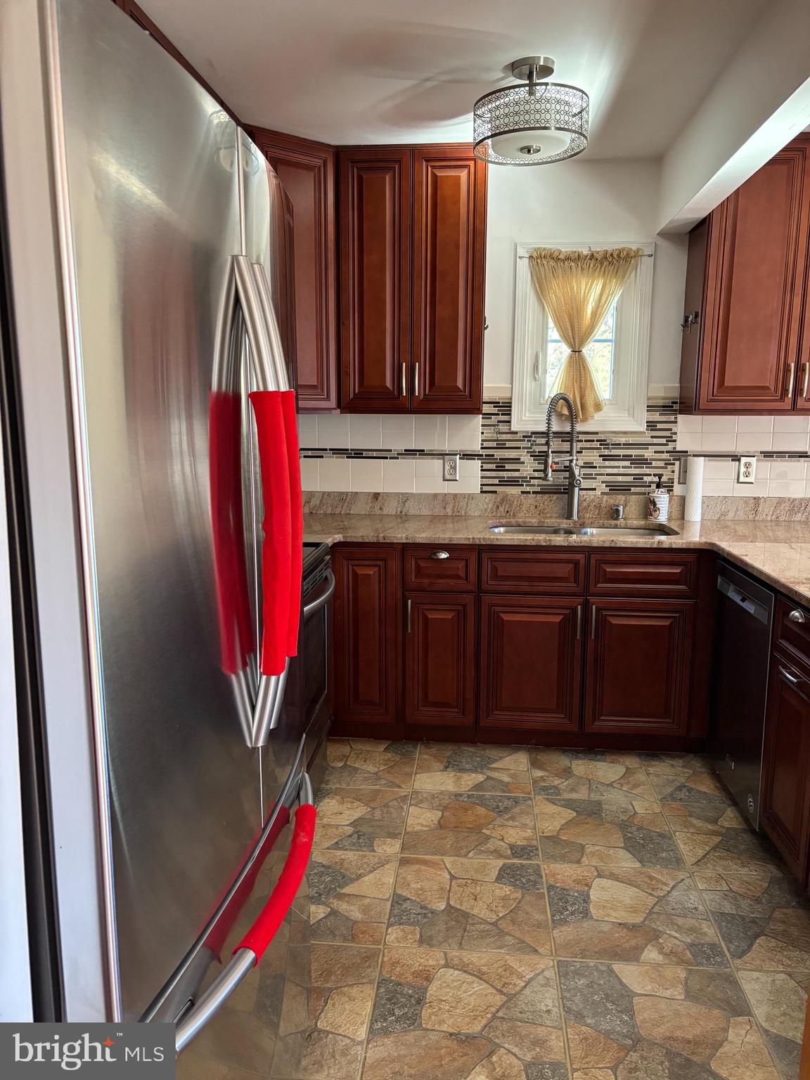 TWIN HILLS - Residential