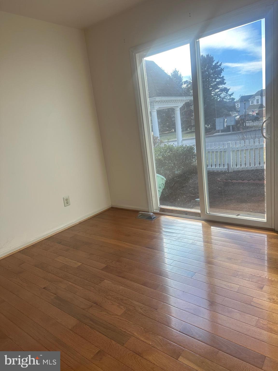 TWIN HILLS - Residential