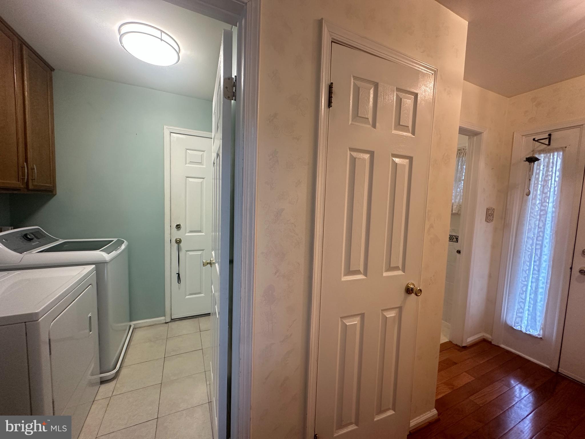 TWIN HILLS - Residential