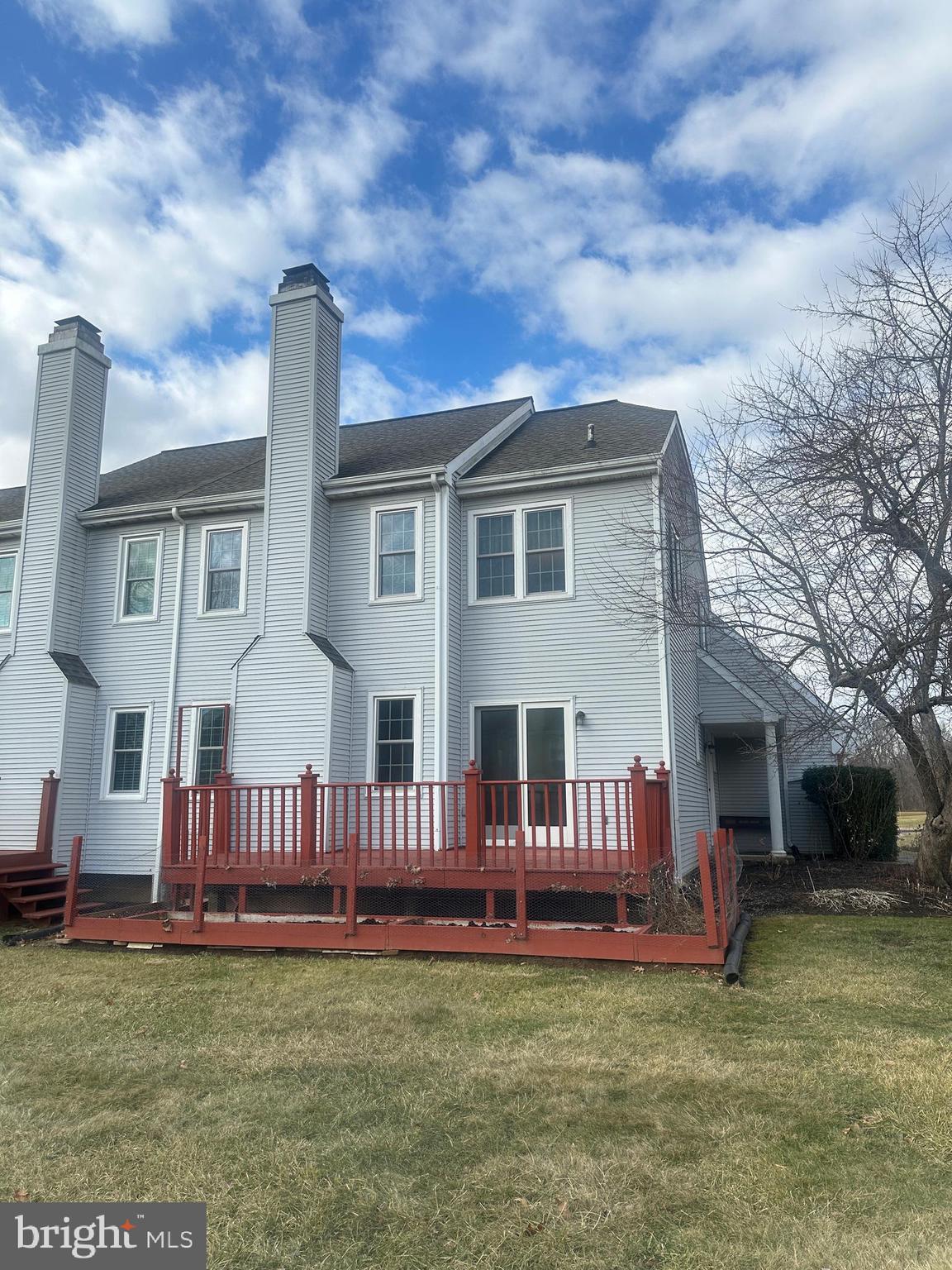 TWIN HILLS - Residential