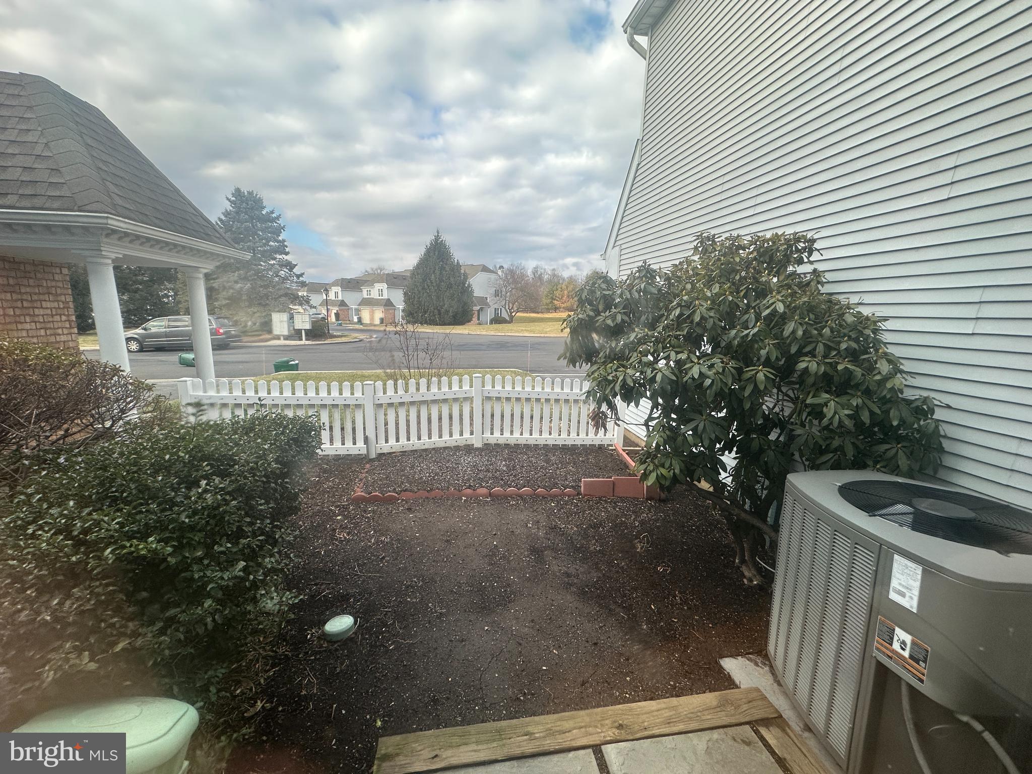 TWIN HILLS - Residential