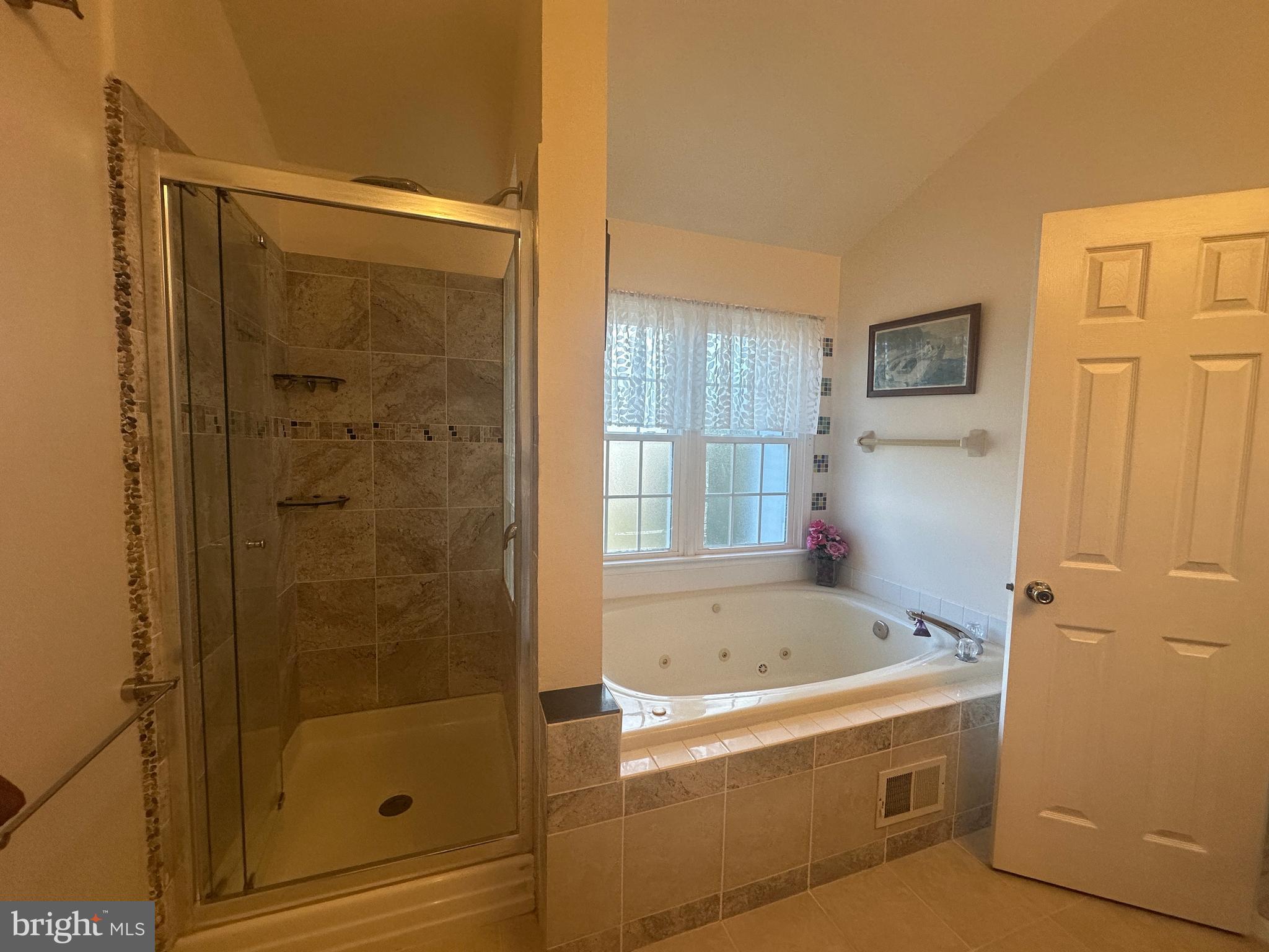 TWIN HILLS - Residential