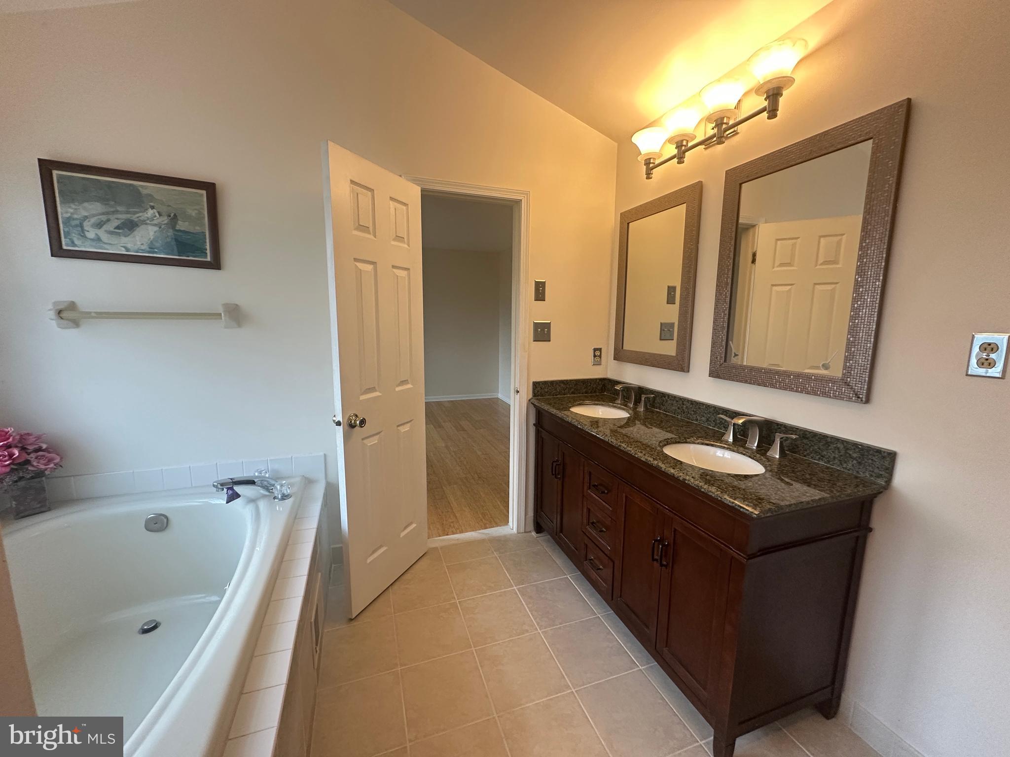 TWIN HILLS - Residential