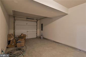 QUARRY HILL ESTATES - Residential Lease