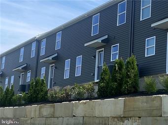 QUARRY HILL ESTATES - Residential Lease