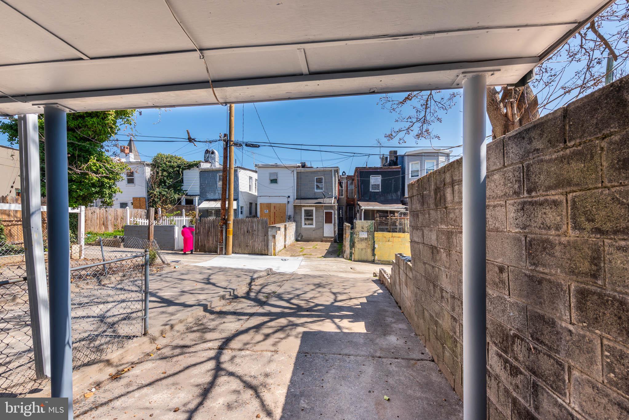 BROADWAY EAST - Residential