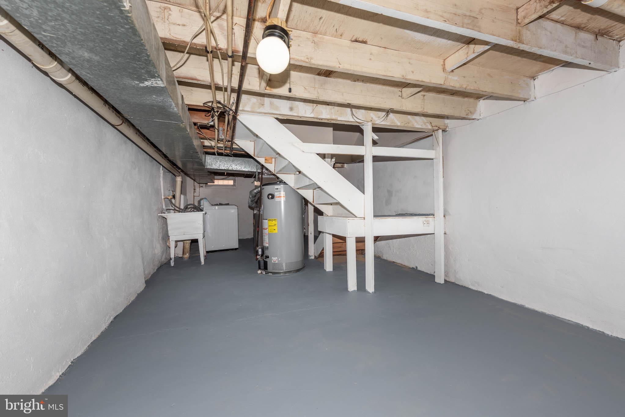 BROADWAY EAST - Residential