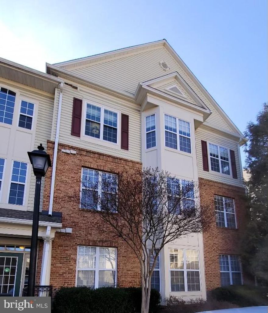 Spacious 2 Bedroom and 2 Full Bath Single Level Condo. Stainless steel appliances. Gas Fireplace, Balcony. .  1 Assigned parking space and 1 Visitor tag. Community offers a pool, basketball courts, tot lot and walking path. Great location right off the interstate. This is a 3rd story walk up. Storage closet included outside of unit. No Smoking. No Cats.