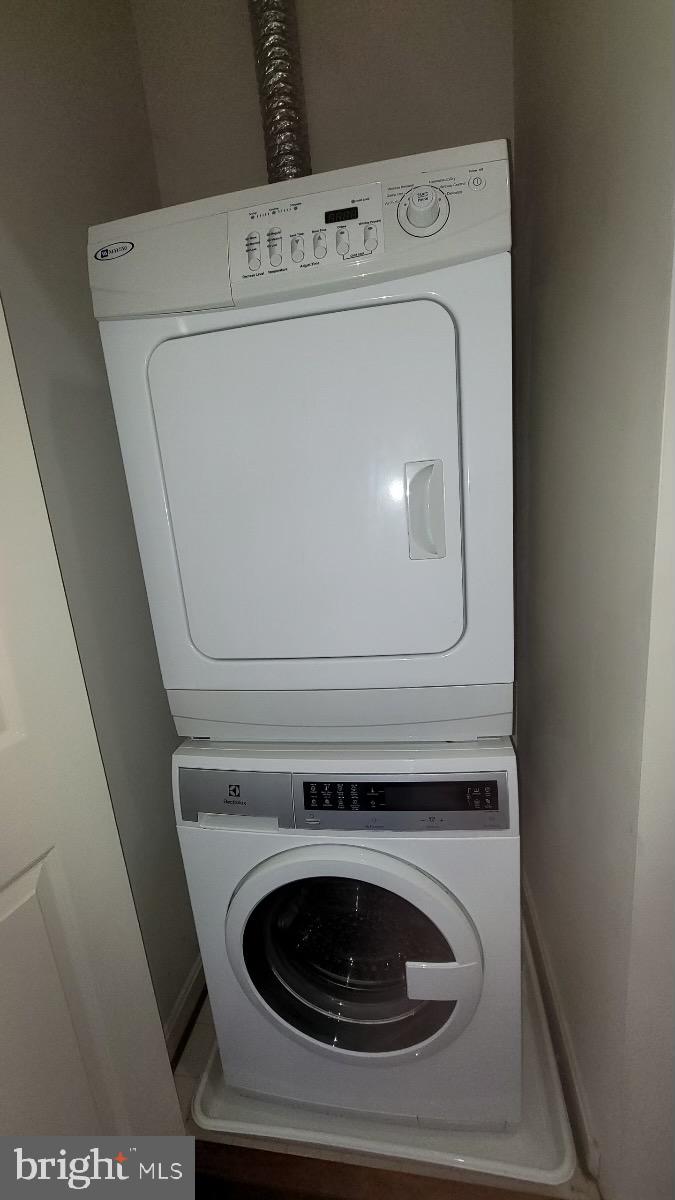 WINDY HILL - Residential Lease