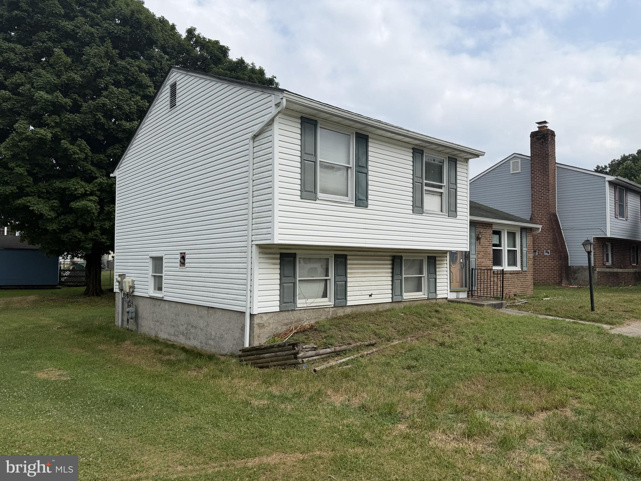 21 WOODMANS COURT