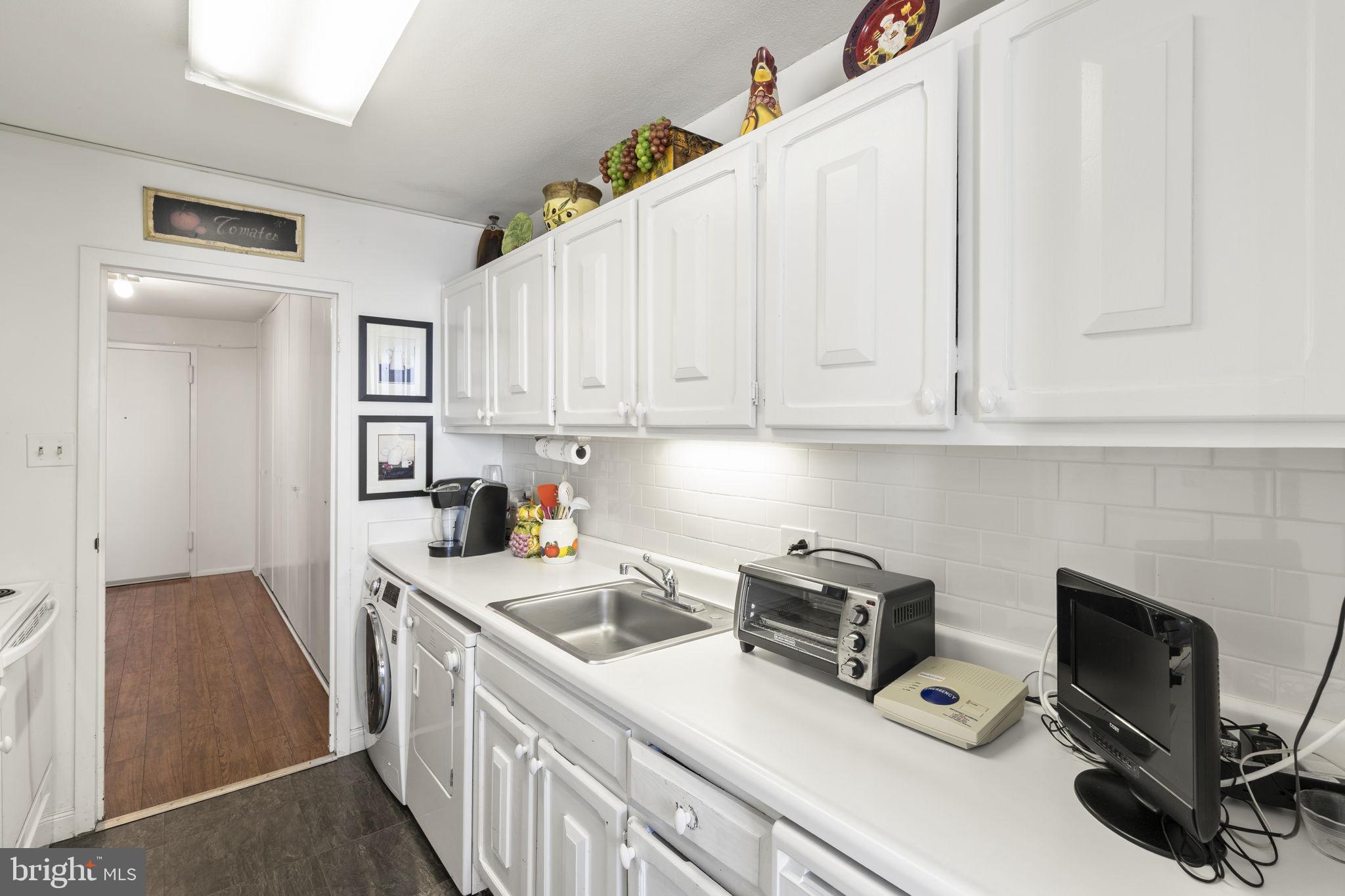 1901 JOHN F KENNEDY BOULEVARD 2801