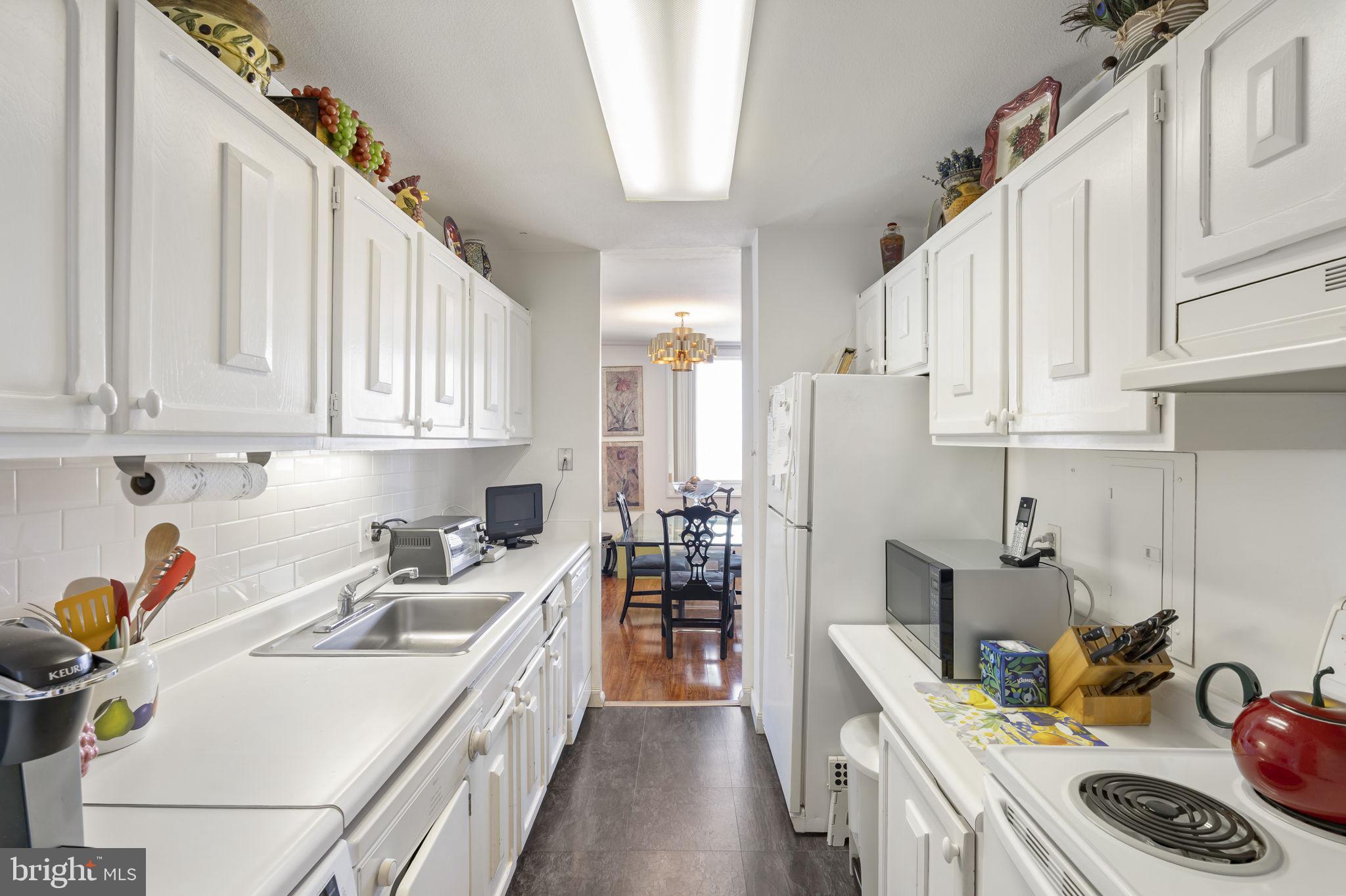 1901 JOHN F KENNEDY BOULEVARD 2801