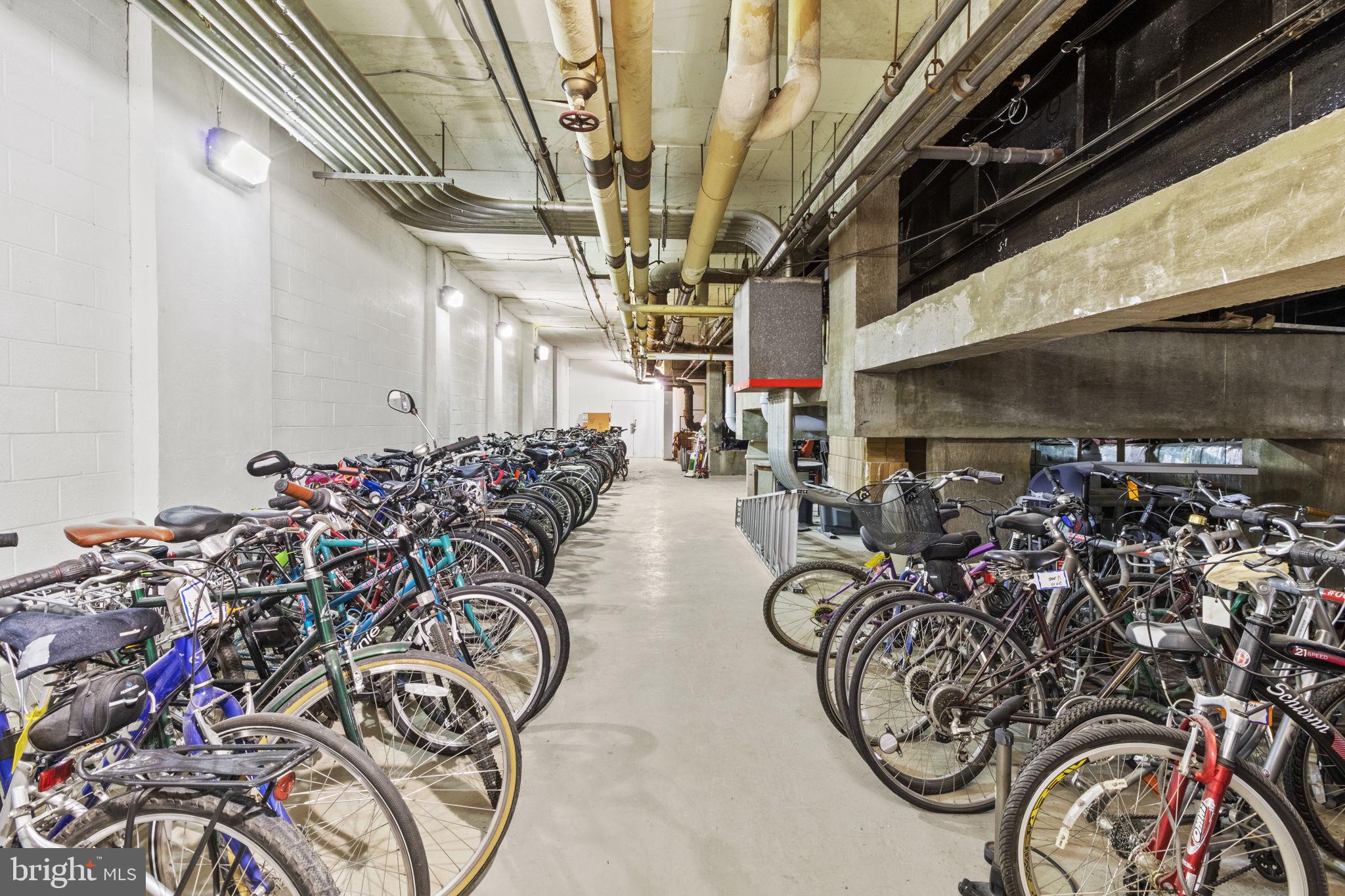 LOGAN SQUARE - Residential