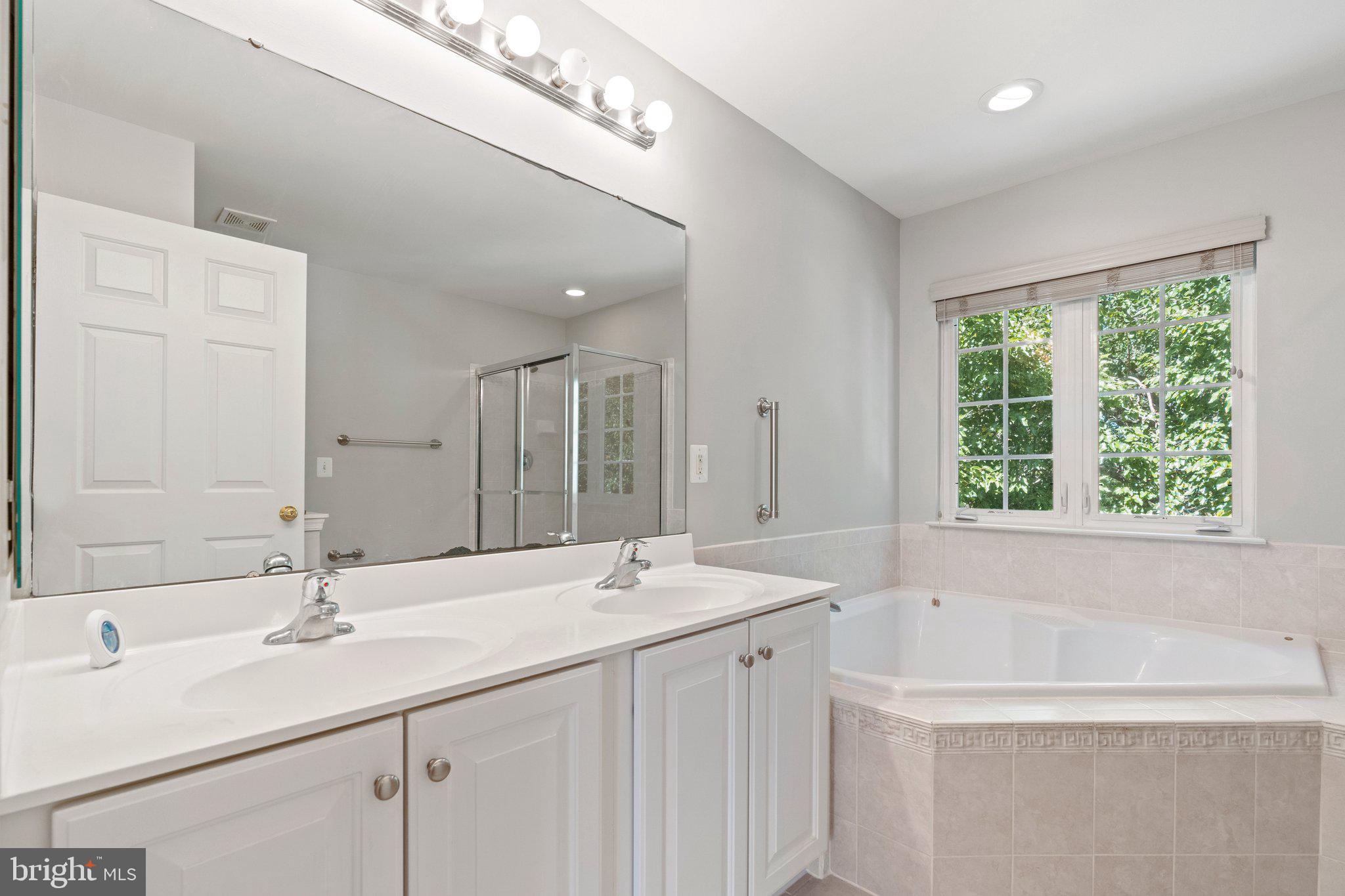 KINGSRIDGE ESTATES - Residential