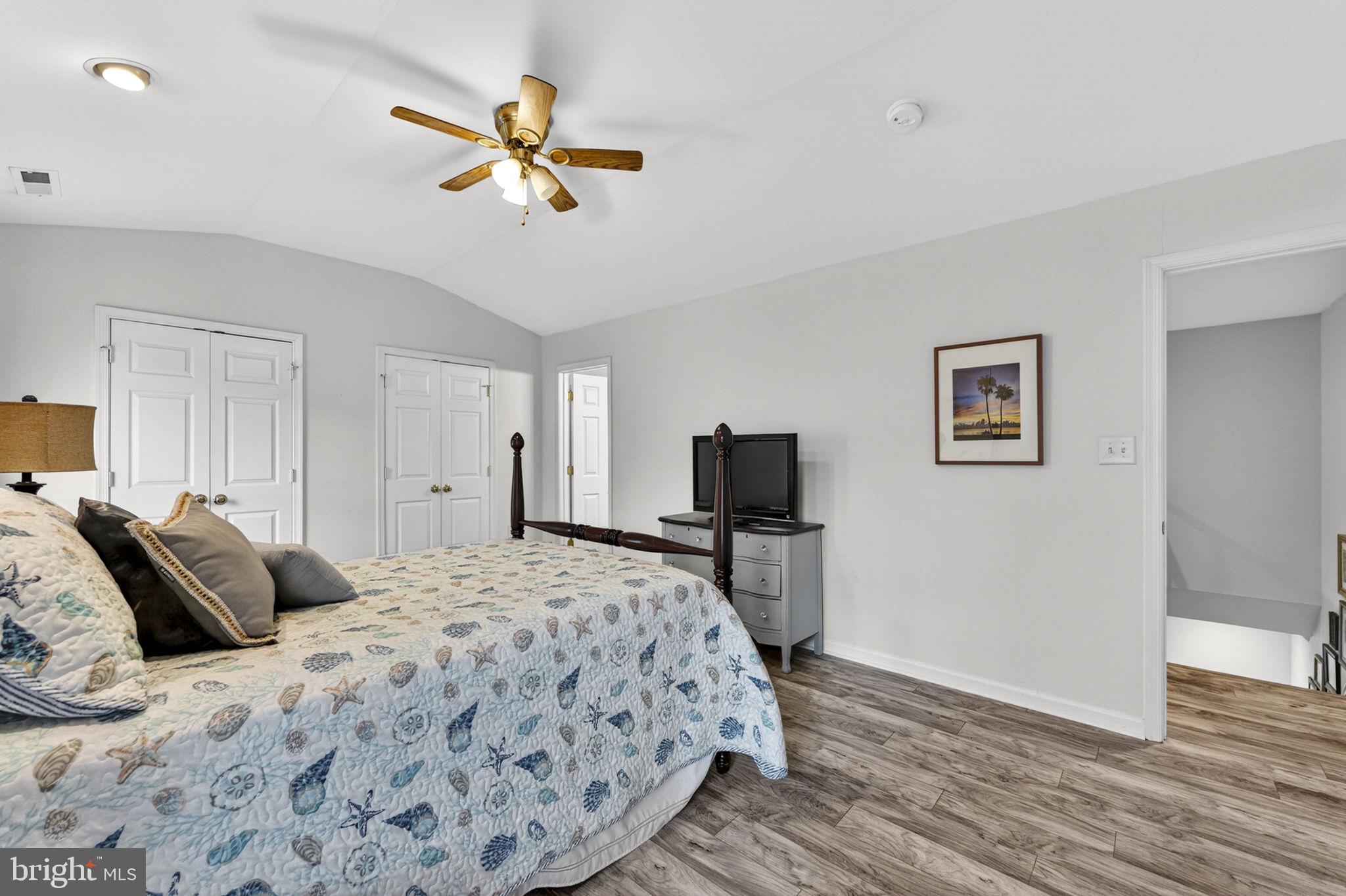 LOCUST HILL - Residential