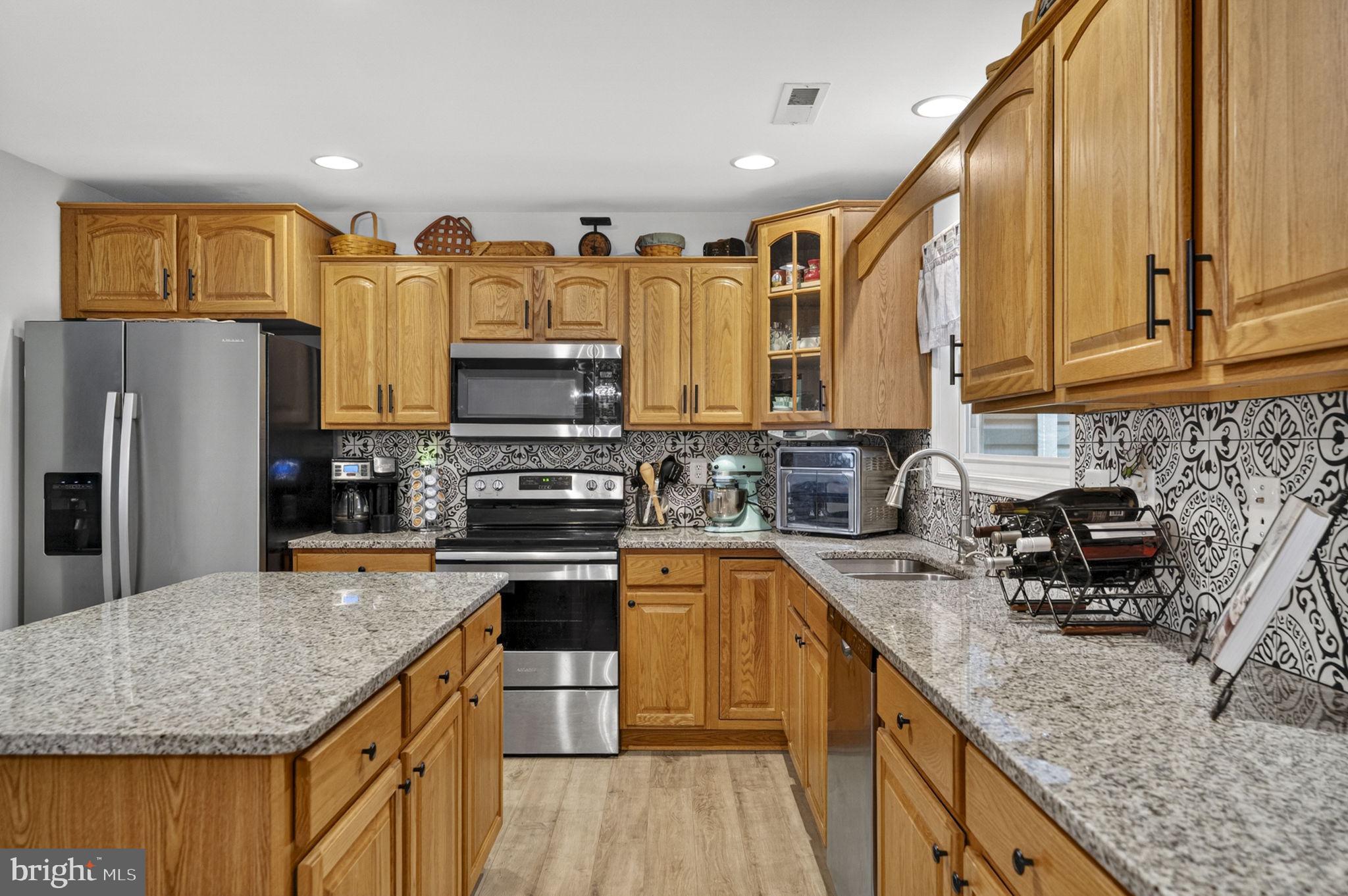 LOCUST HILL - Residential