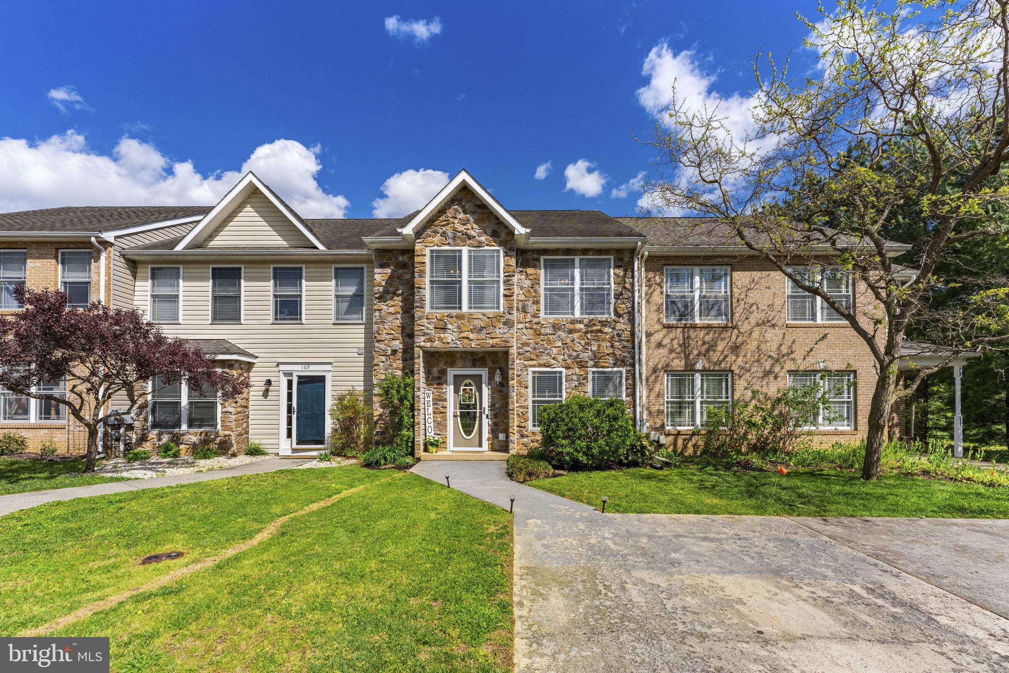 LOCUST HILL - Residential