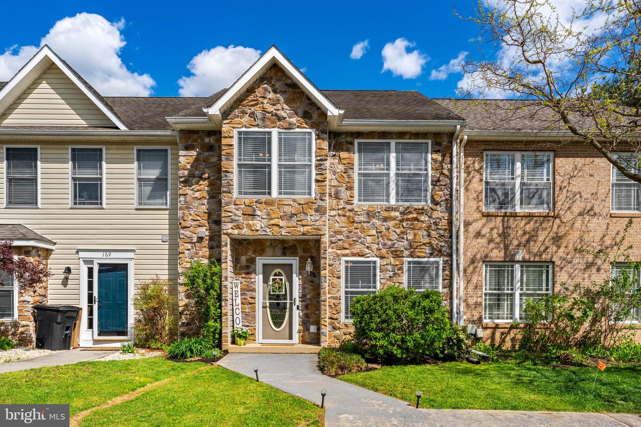 LOCUST HILL - Residential