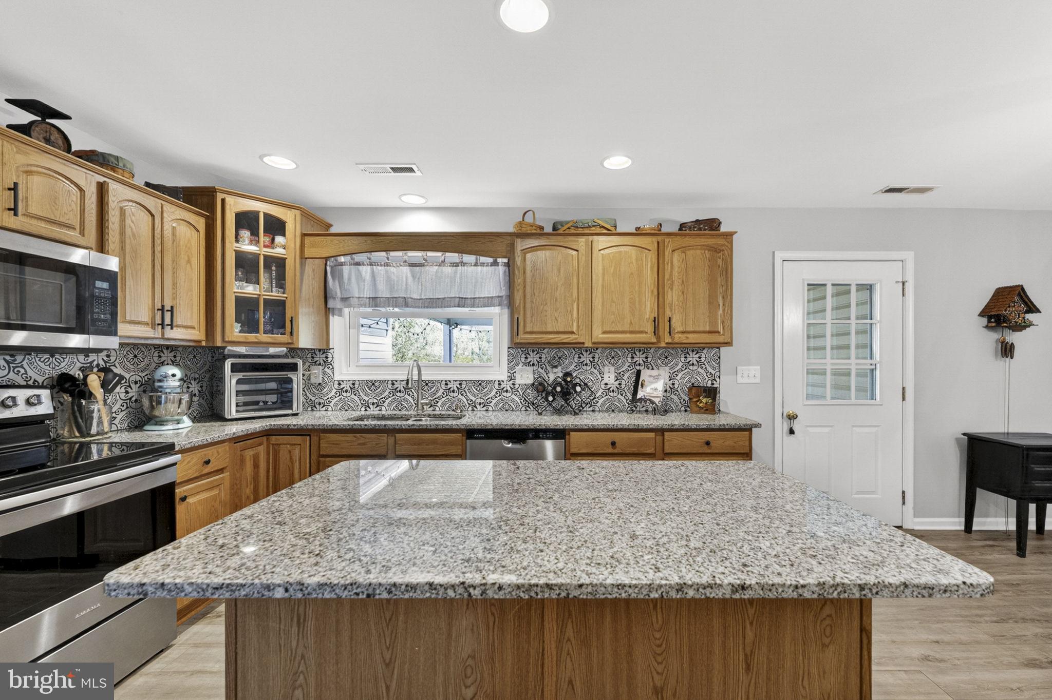 LOCUST HILL - Residential