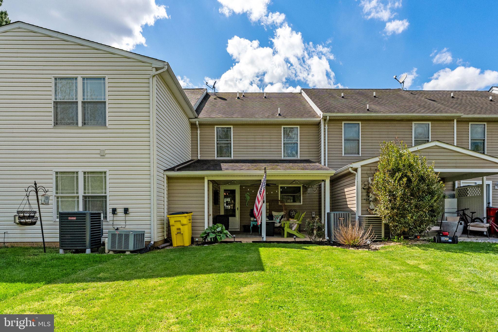 LOCUST HILL - Residential