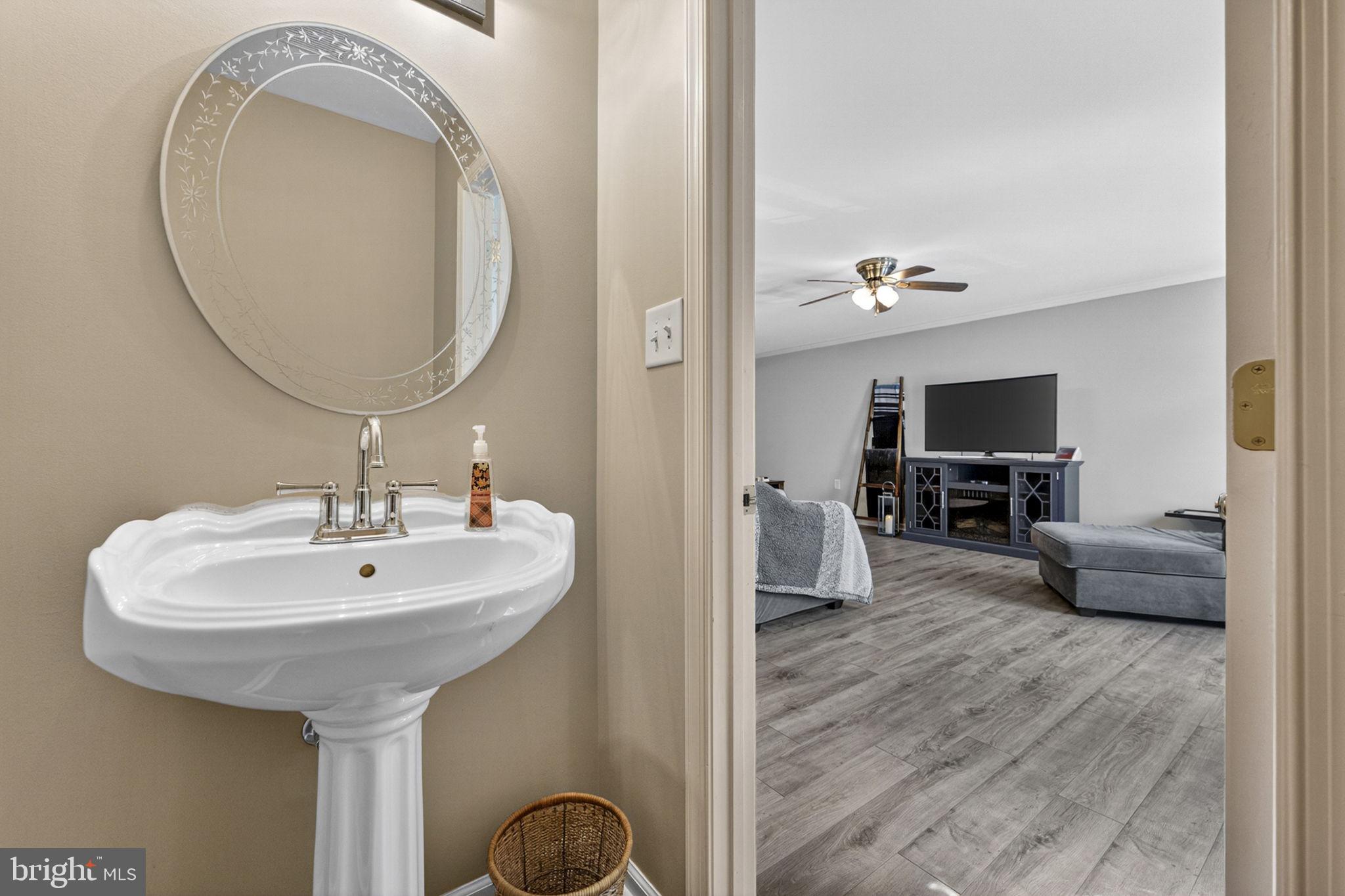 LOCUST HILL - Residential