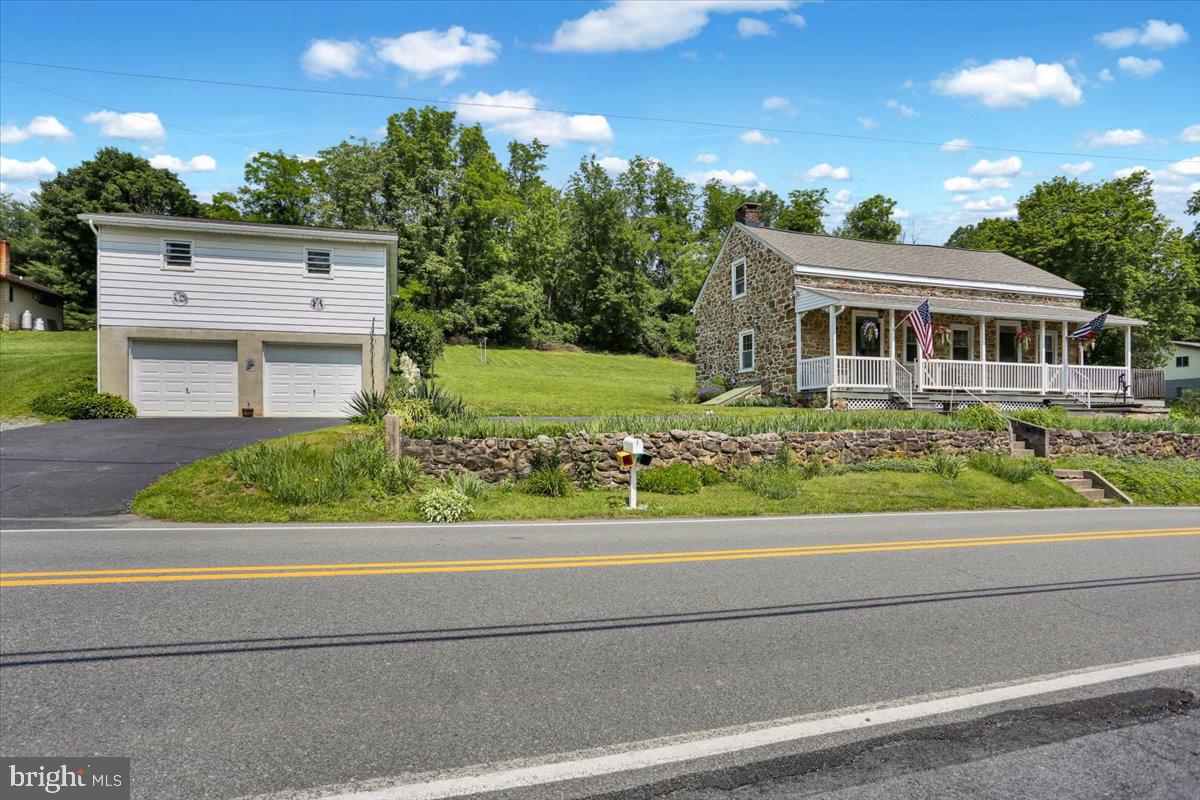 1124 FAIRVIEW DRIVE