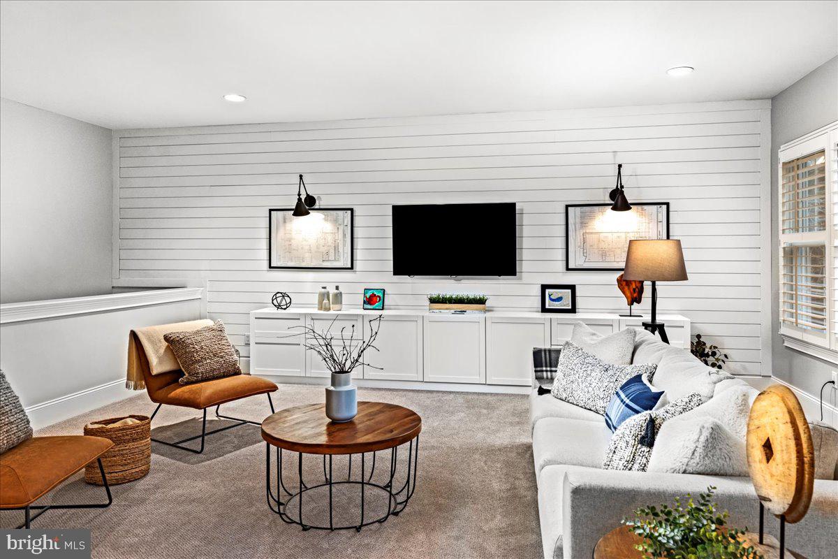 UPPER MOUNTAIN ESTS - Residential