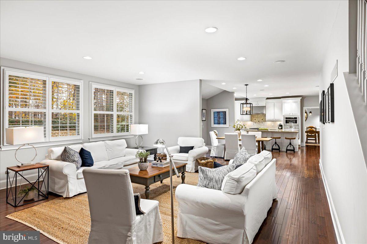 UPPER MOUNTAIN ESTS - Residential