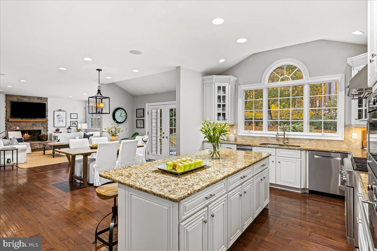 UPPER MOUNTAIN ESTS - Residential