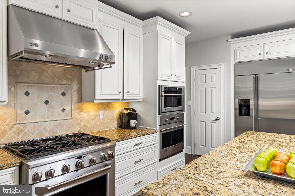 UPPER MOUNTAIN ESTS - Residential