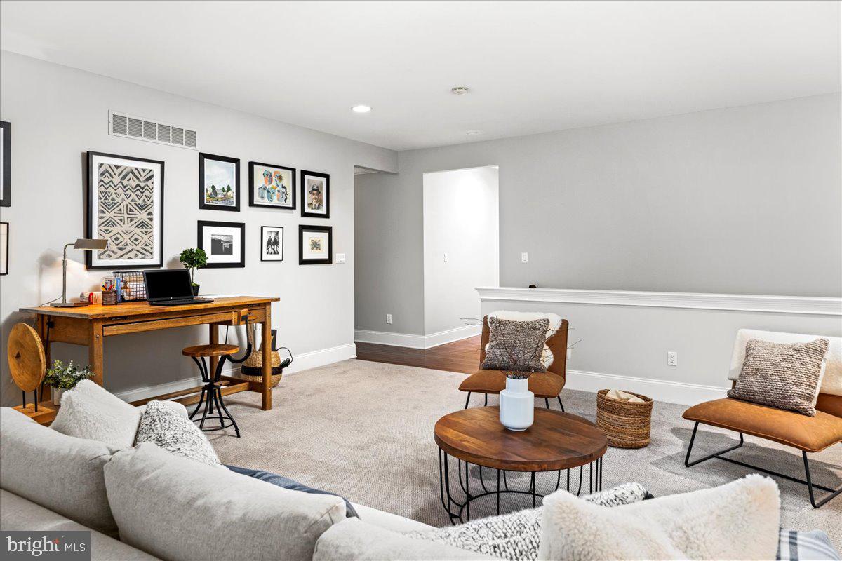 UPPER MOUNTAIN ESTS - Residential