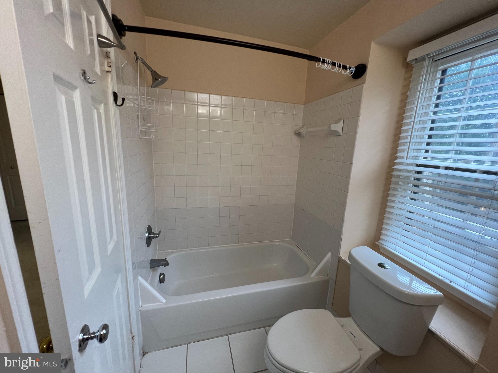 OLD GEORGETOWN VILLAGE - Residential Lease