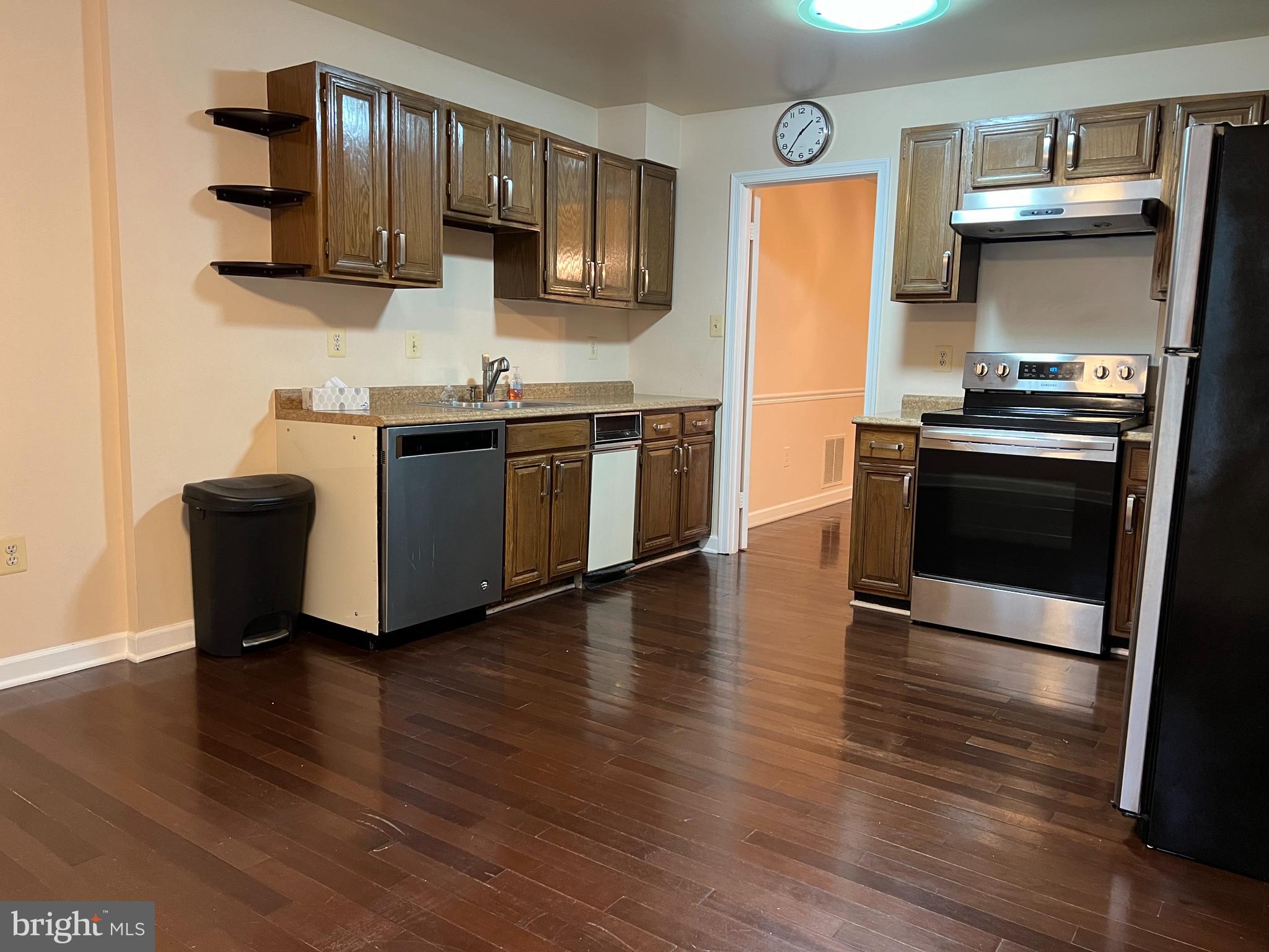 OLD GEORGETOWN VILLAGE - Residential Lease