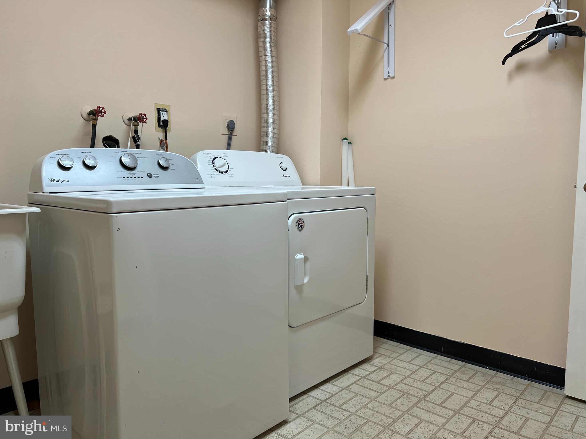 OLD GEORGETOWN VILLAGE - Residential Lease