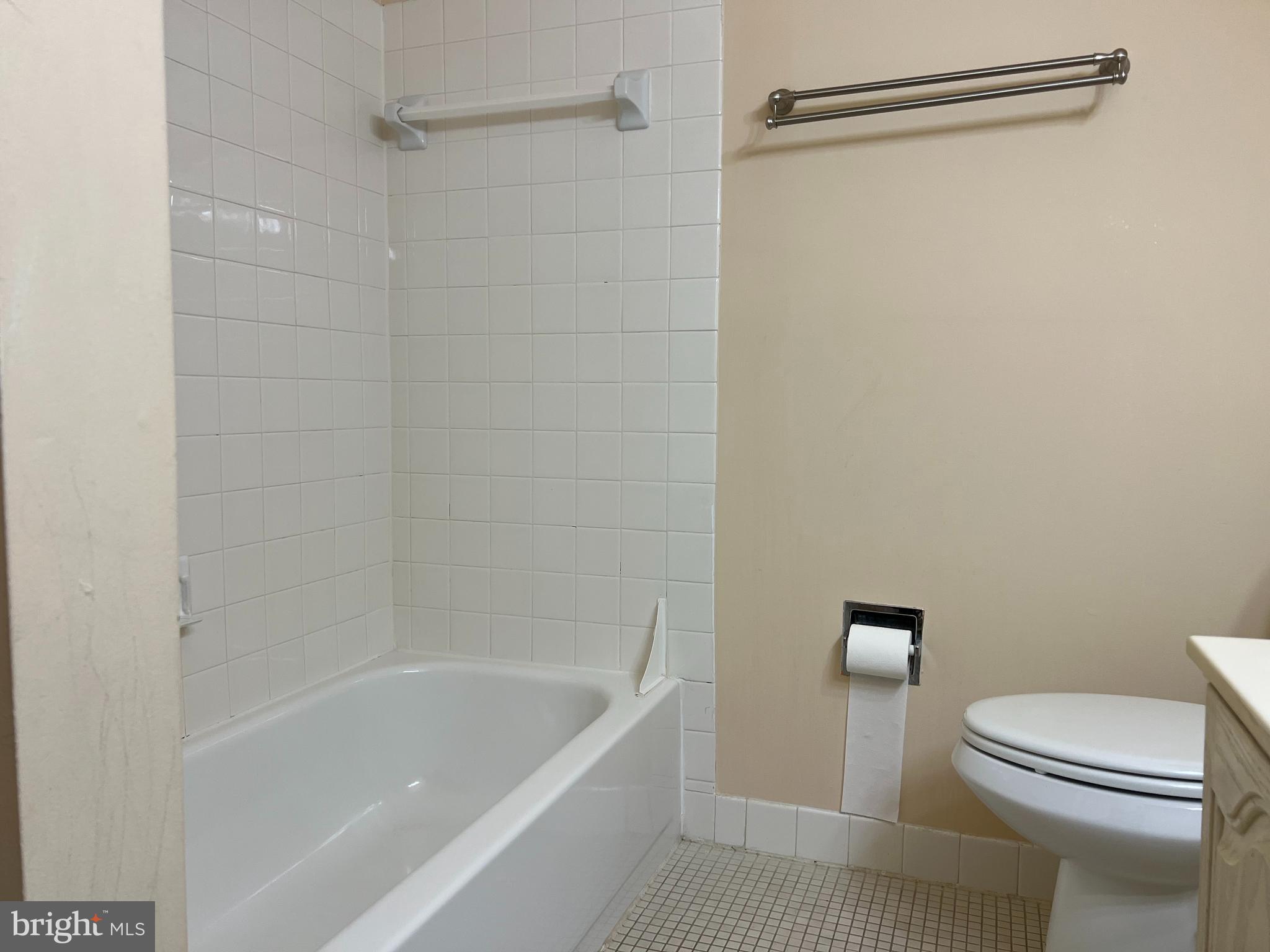 OLD GEORGETOWN VILLAGE - Residential Lease