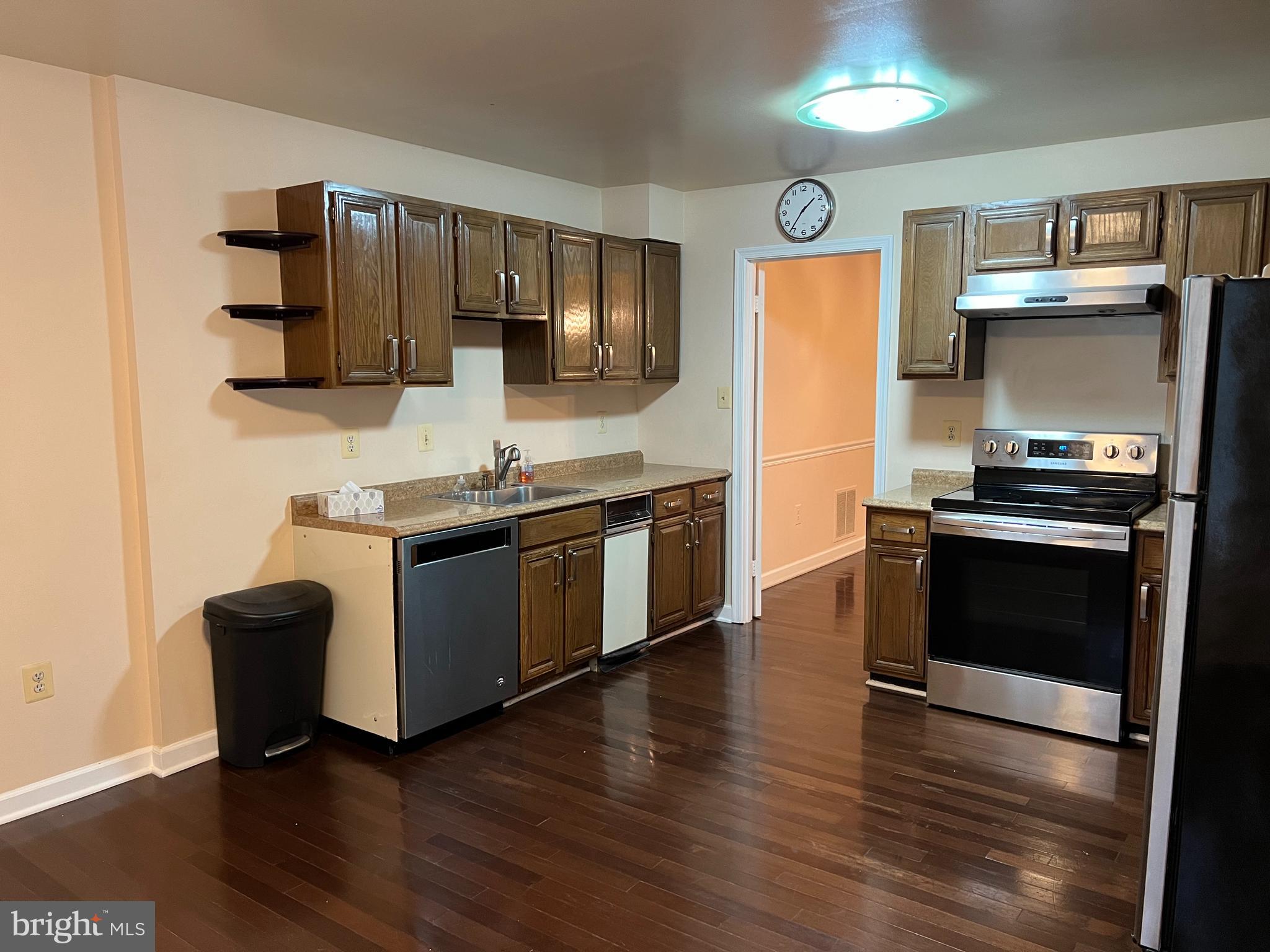 OLD GEORGETOWN VILLAGE - Residential Lease