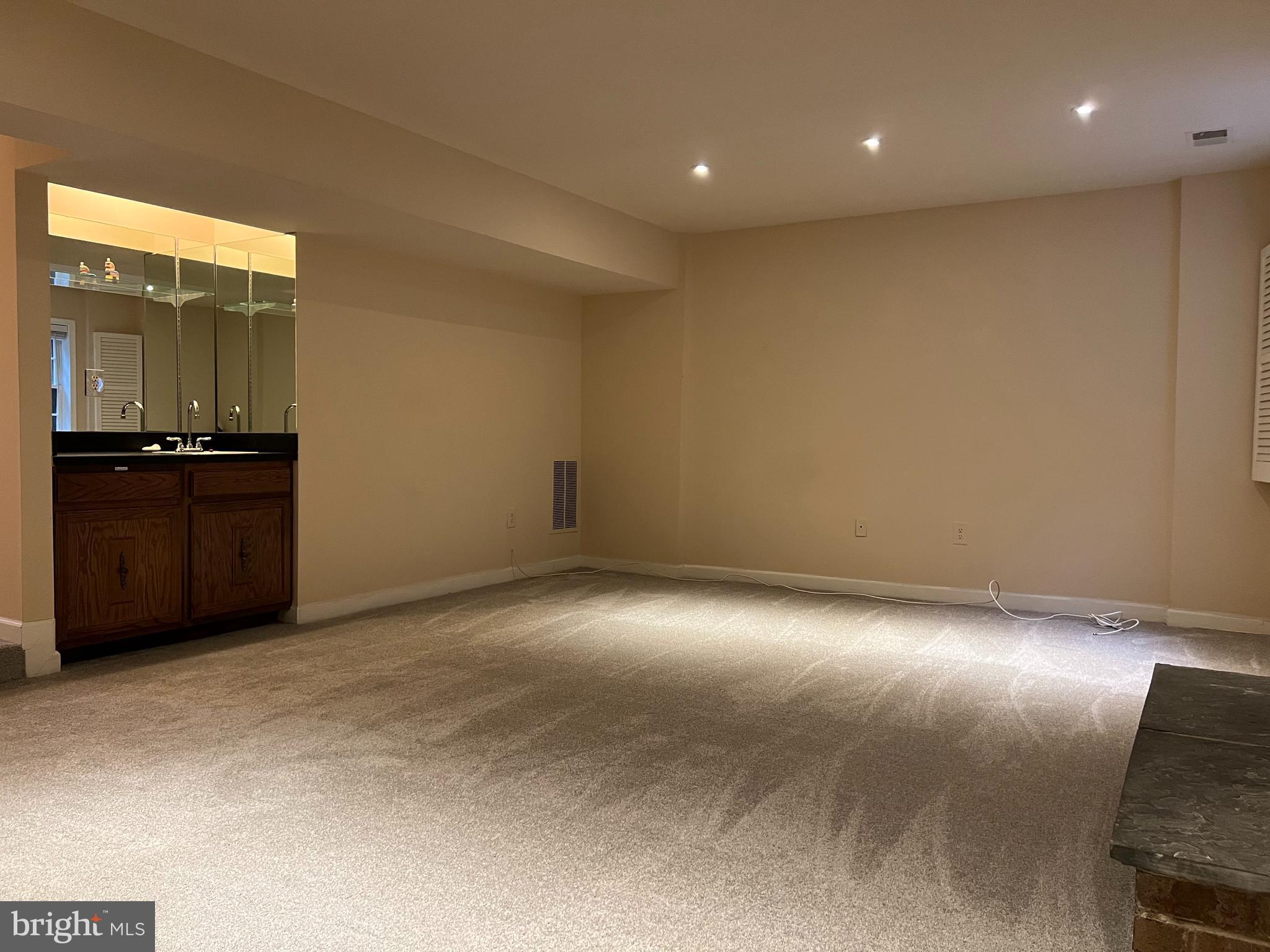 OLD GEORGETOWN VILLAGE - Residential Lease