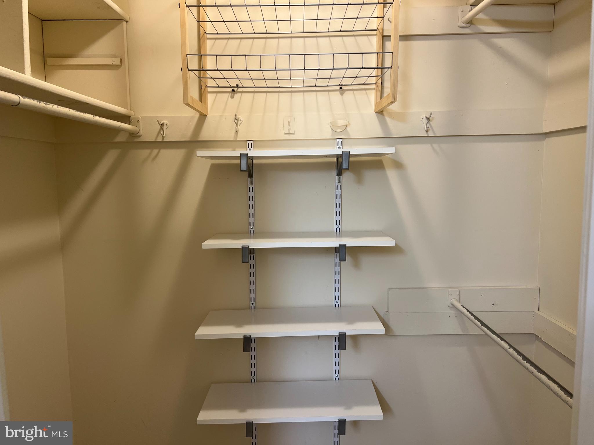 OLD GEORGETOWN VILLAGE - Residential Lease