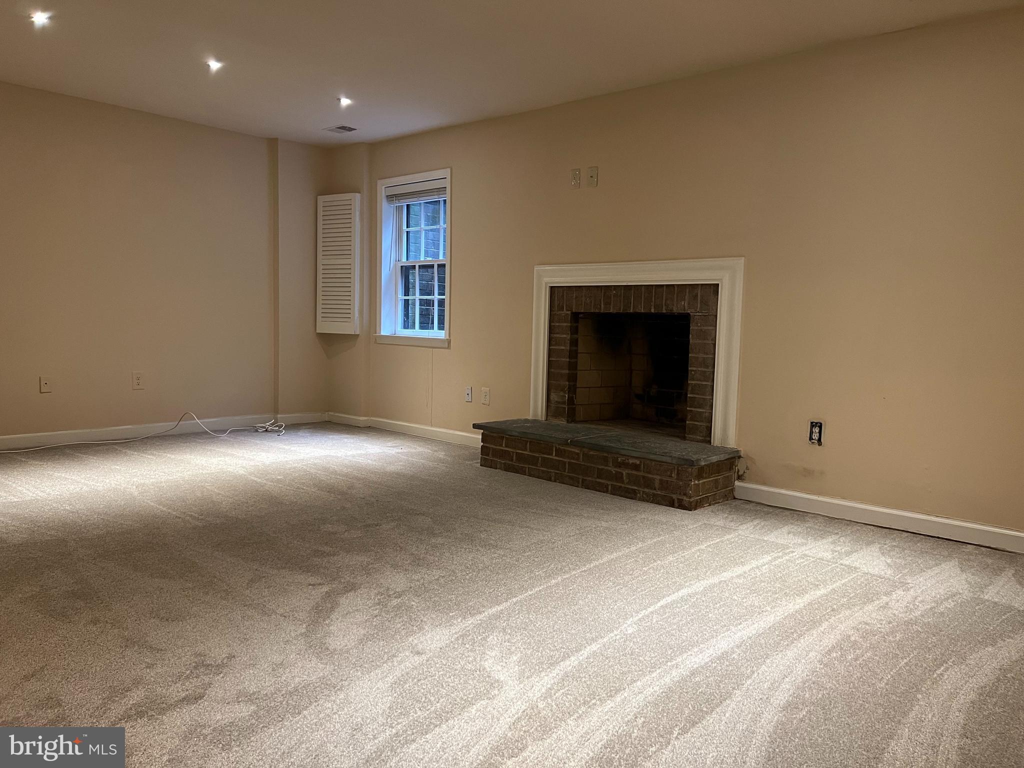 OLD GEORGETOWN VILLAGE - Residential Lease