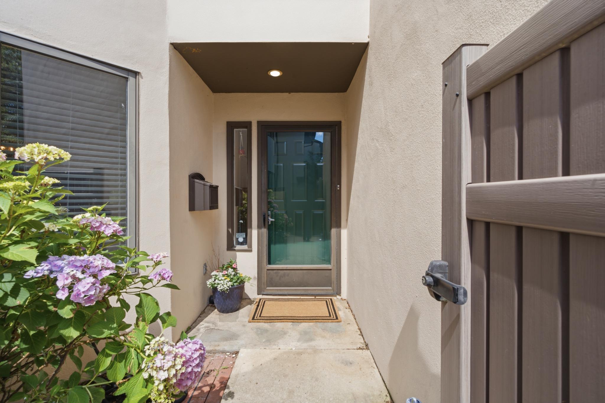 138 MONTROSE AVENUE 26