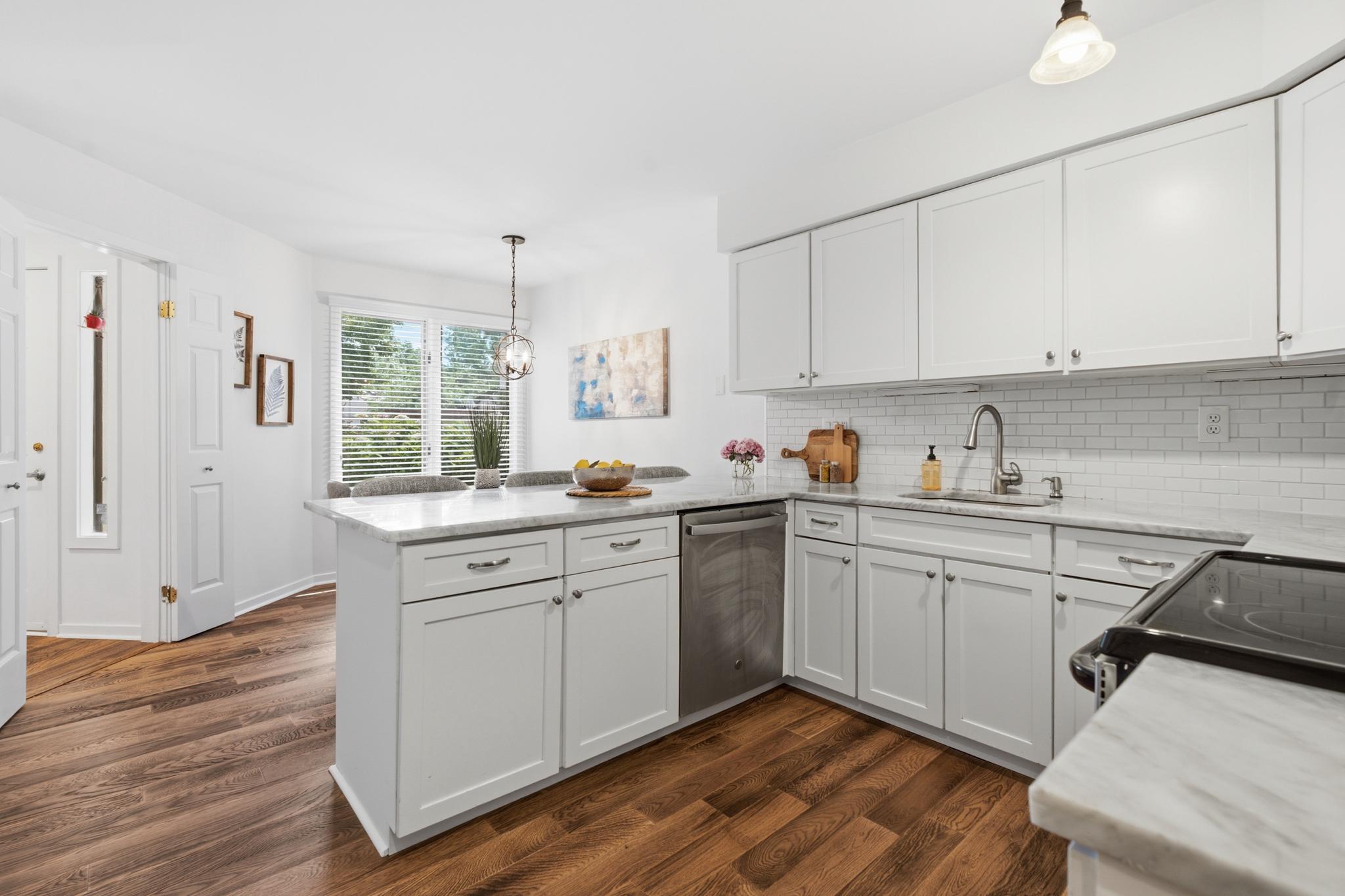 138 MONTROSE AVENUE 26