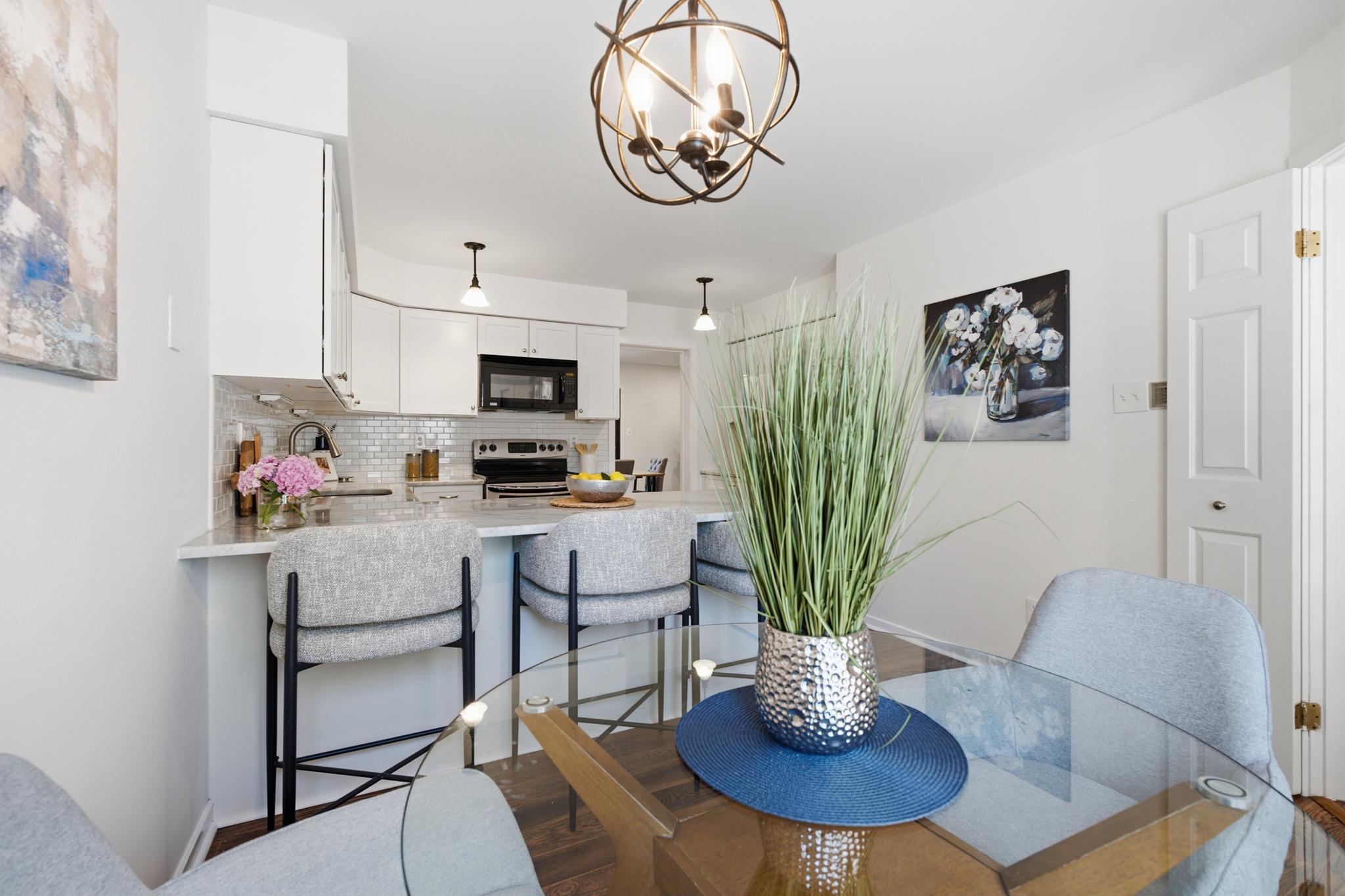 138 MONTROSE AVENUE 26
