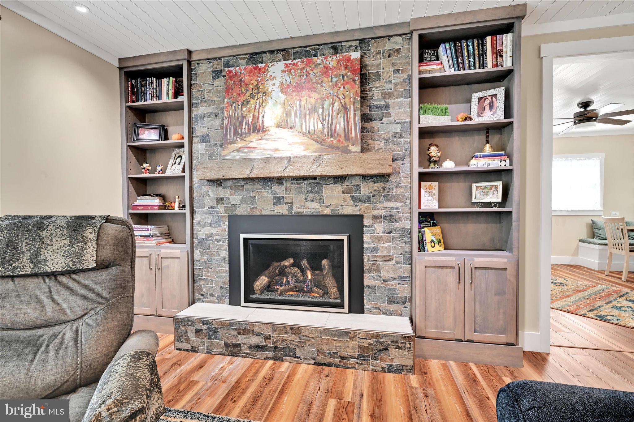 LAKE WYNONAH - Residential