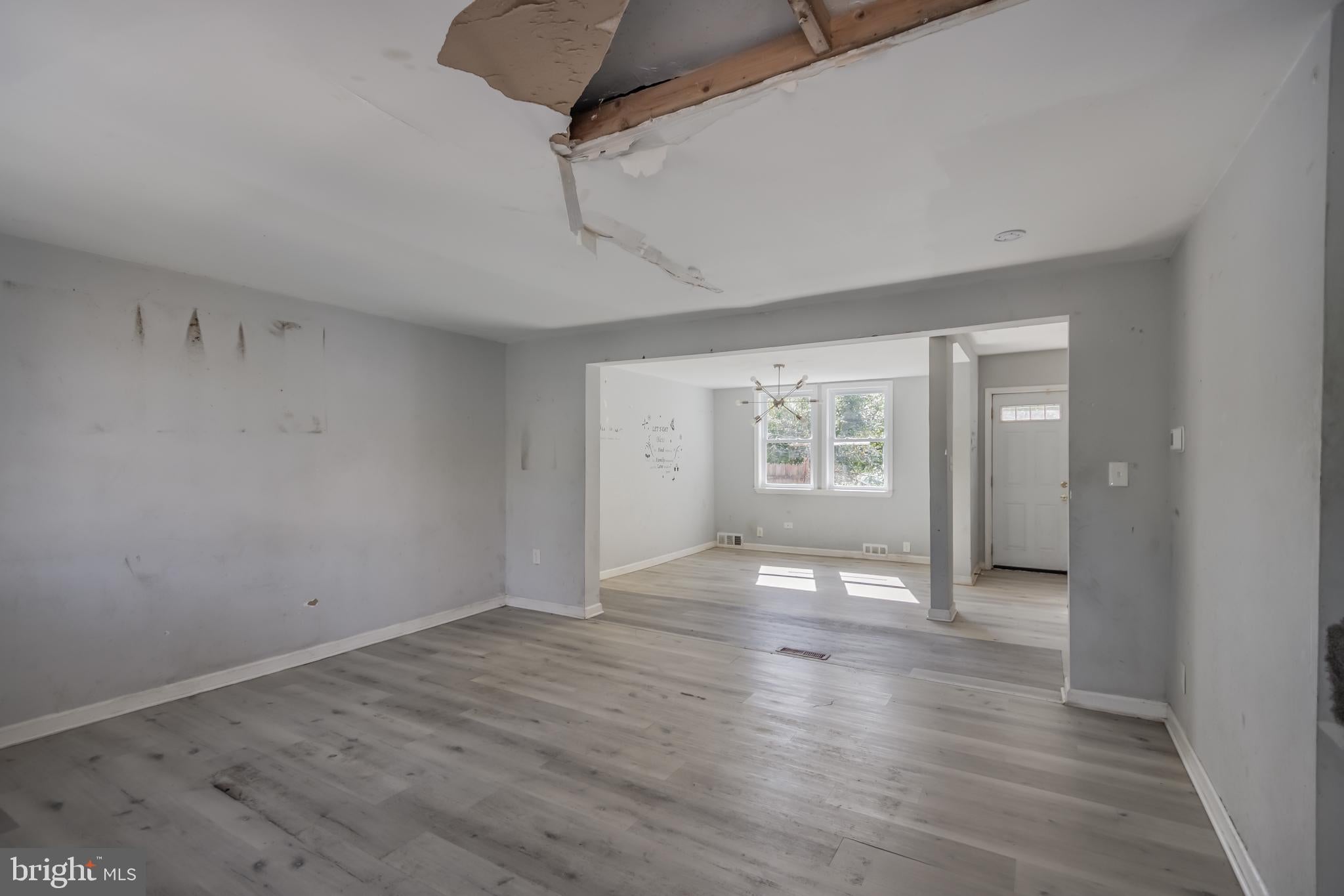 2711 ELLICOTT DRIVE